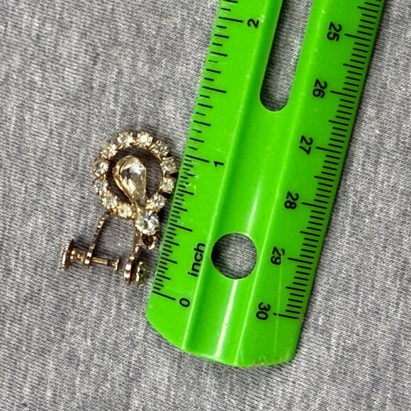 Vintage Gold-Tone Screw Back Clip-On Earrings Clear Rhinestones Teardrop Accent - Picture 8 of 16
